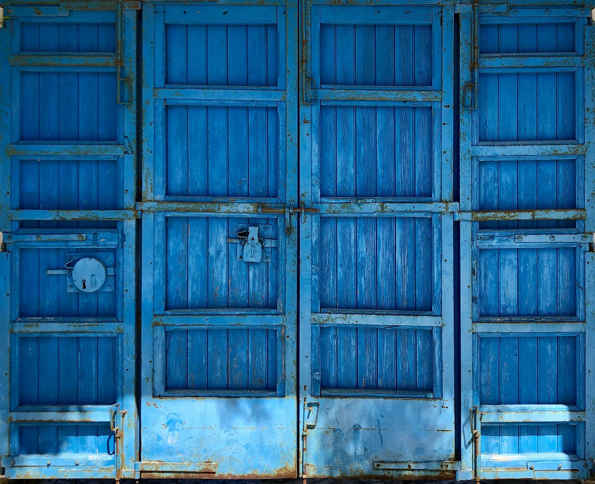 blue-barn-door-click-props-backdrops